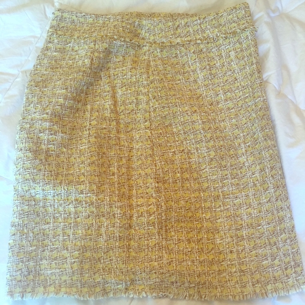 Timeless Ann Taylor Petite tweed pencil skirt